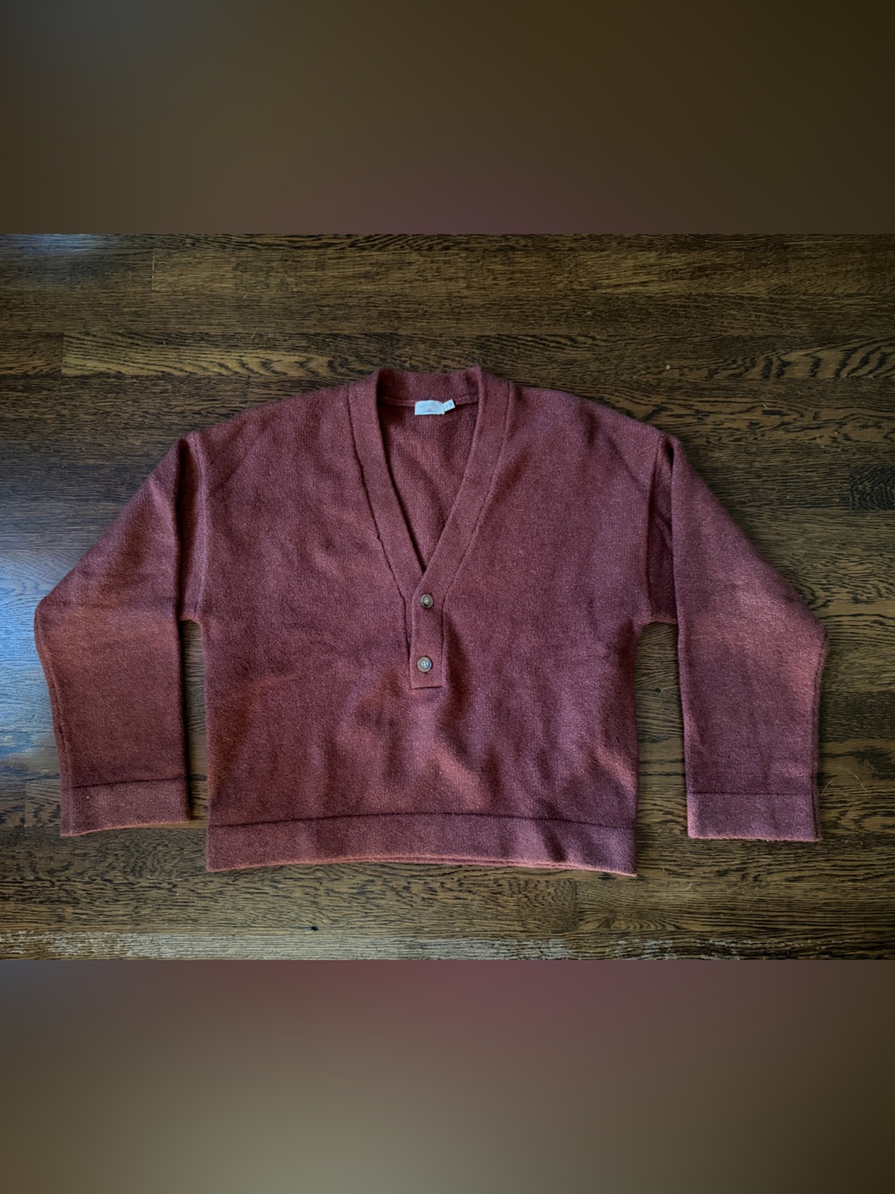 Faherty Jackson V Neck in smoked paprika size small